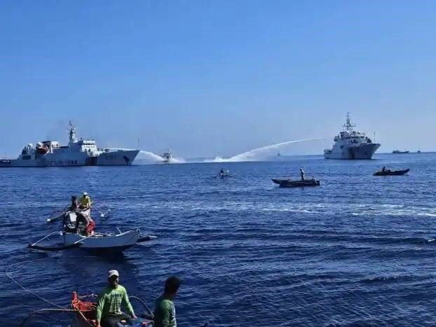 Корабли КНР отпугивают рыболовецкие суда Филиппин в Южно-Китайском море