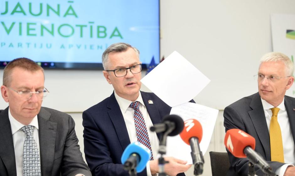 Правящую партию Латвии сотрясает война компроматов 