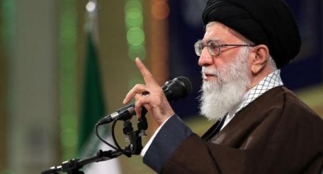 Верховный лидер аятолла Али Хаменеи назвал массированные ракетные удары по Сирии преступлением. «Я твердо заявляю, что президент США, президент Франции и премьер-министр Великобритании совершили крупное преступление».