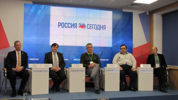 Иностранные наблюдатели на пресс-конференции по итогам выборов