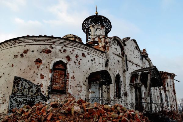 Донбасс в огне войны, развязанной Киевом в апреле 2014 года.