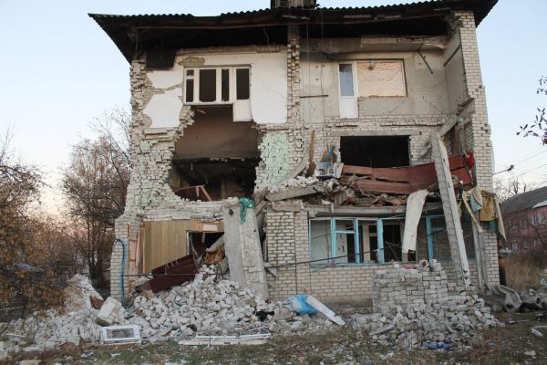 Донбасс в огне войны, развязанной Киевом в апреле 2014 года.