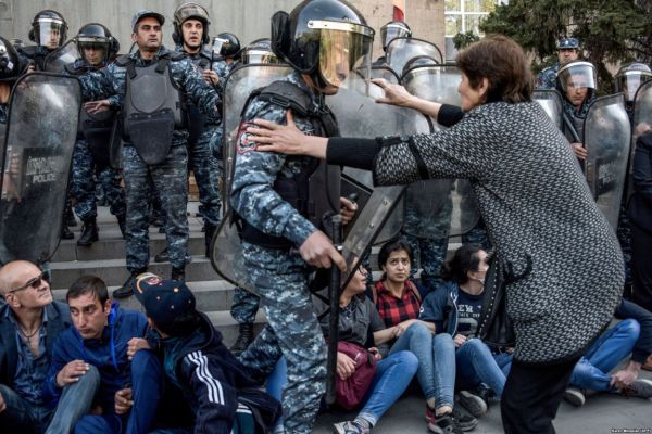 «Бархатная революция» в Армении.