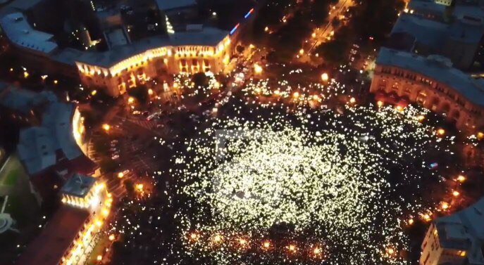 «Бархатная революция» в Армении. Накануне отставки Сержа Саргсяна так выглядела площадь Революции