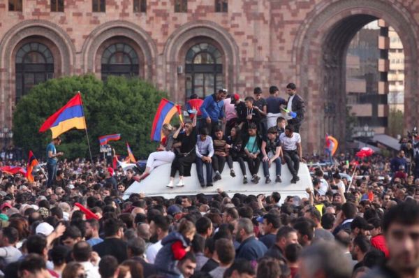«Бархатная революция» в Армении