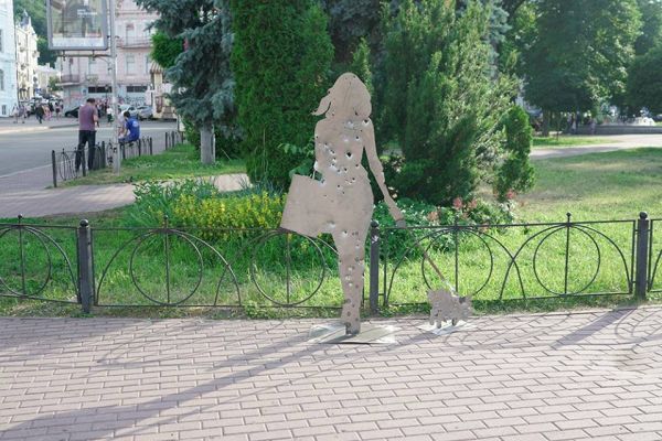 Выставка «Війна поруч» на улицах Киева