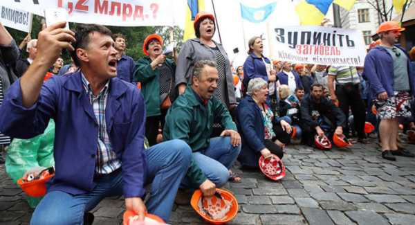 Протесты на Украине приобретают самые радикальные формы.