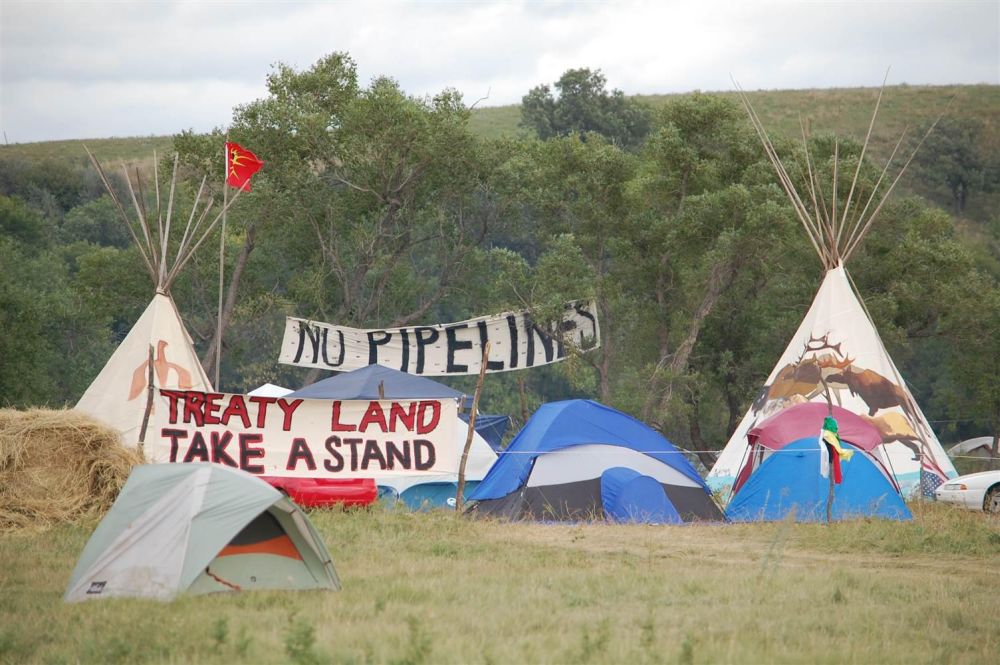 Протесты индейцев против нефтяных проектов в США