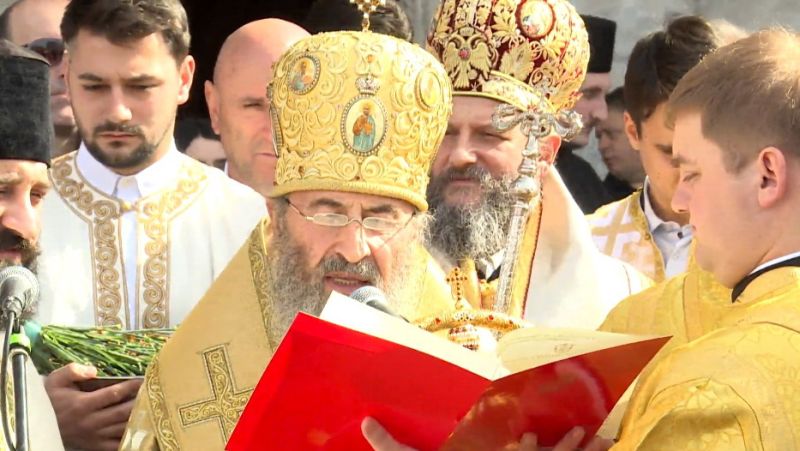 Митрополит Онуфрий в Подгорице возглавил крестный ход против притеснений Сербской православной церкви в Черногории
