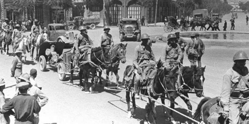 Артиллерийский полк Красной армии входит в Тавриз.