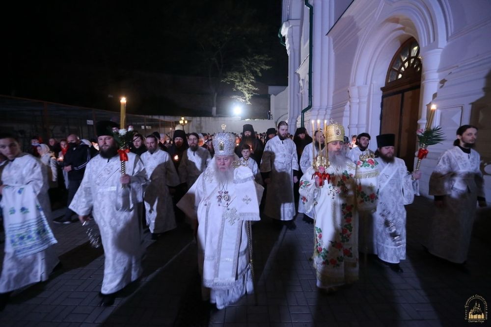 Пасха в Свято-Успенской Святогорской Лавре на Донбассе