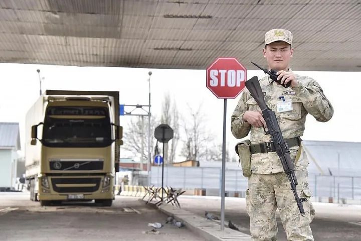 Граница Казахстана с Киргизией периодически перекрывается, что ставит под вопрос сотрудничество в рамках ЕАЭС.