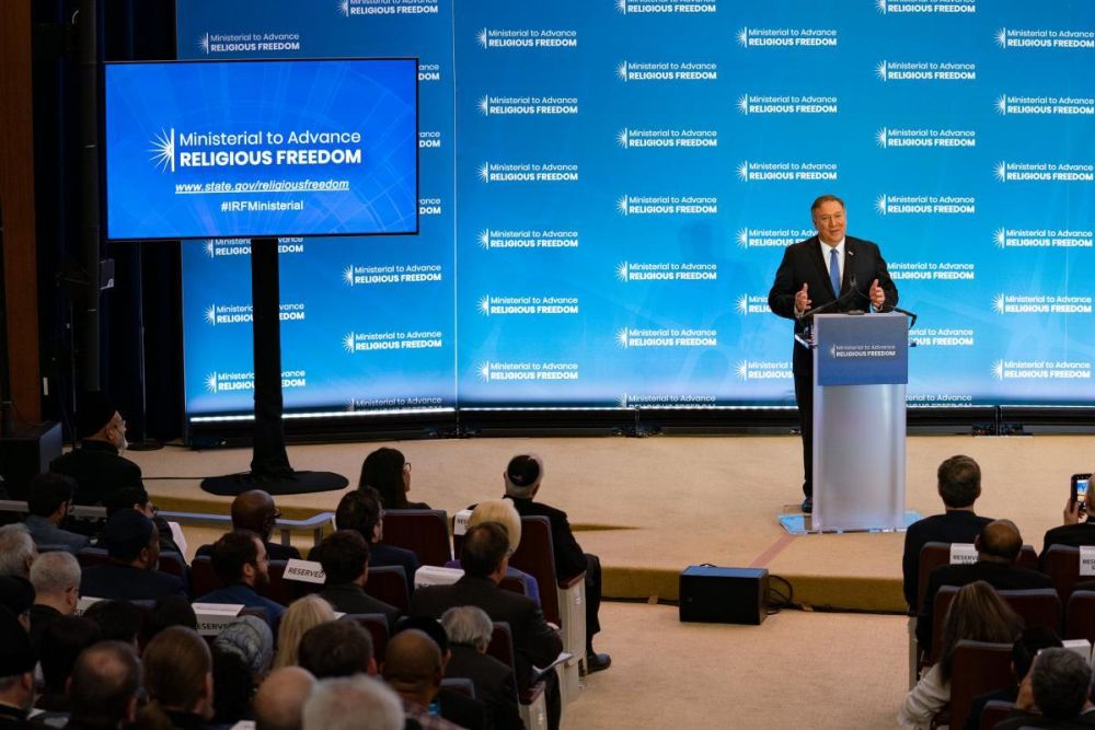 М. Помпео на Всемирном «бого(америко)служении»