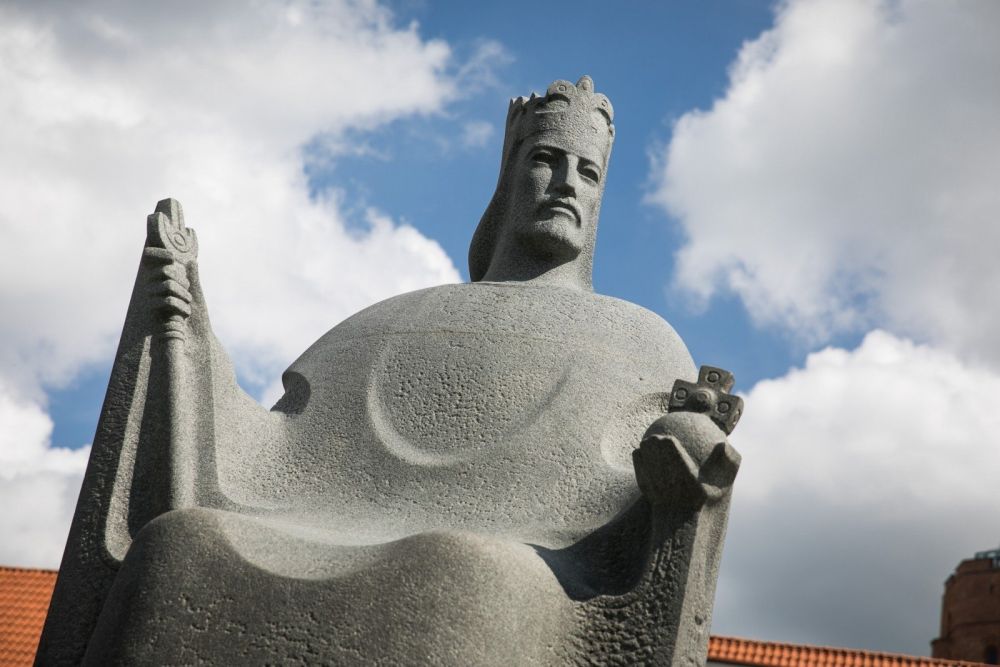 Памятник королю Миндаугасу