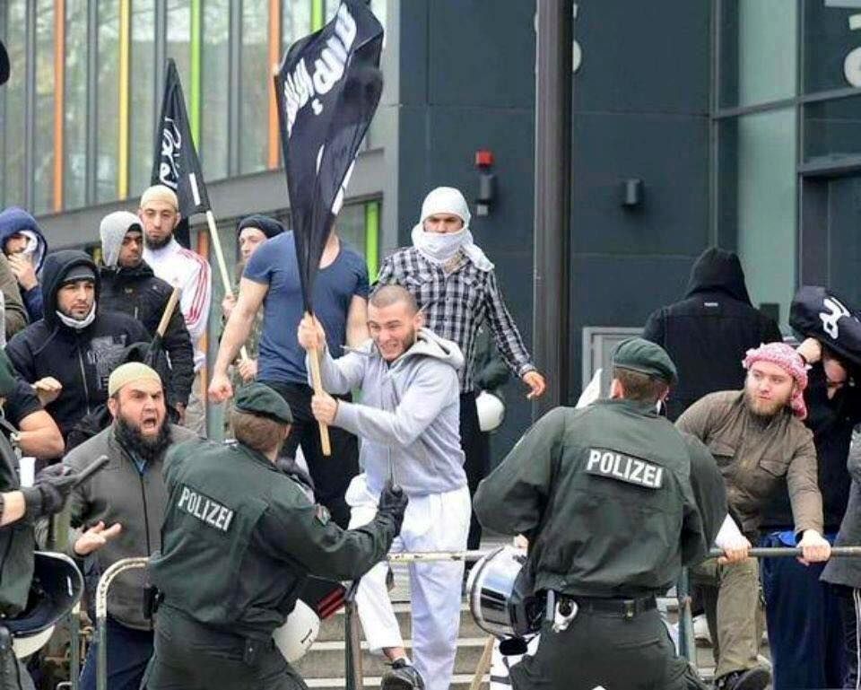 Столкновения мусульман с полицией в Германии