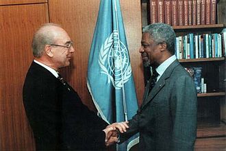Ю.М. Воронцов и Генеральный секретарь ООН Кофи Аннан. 