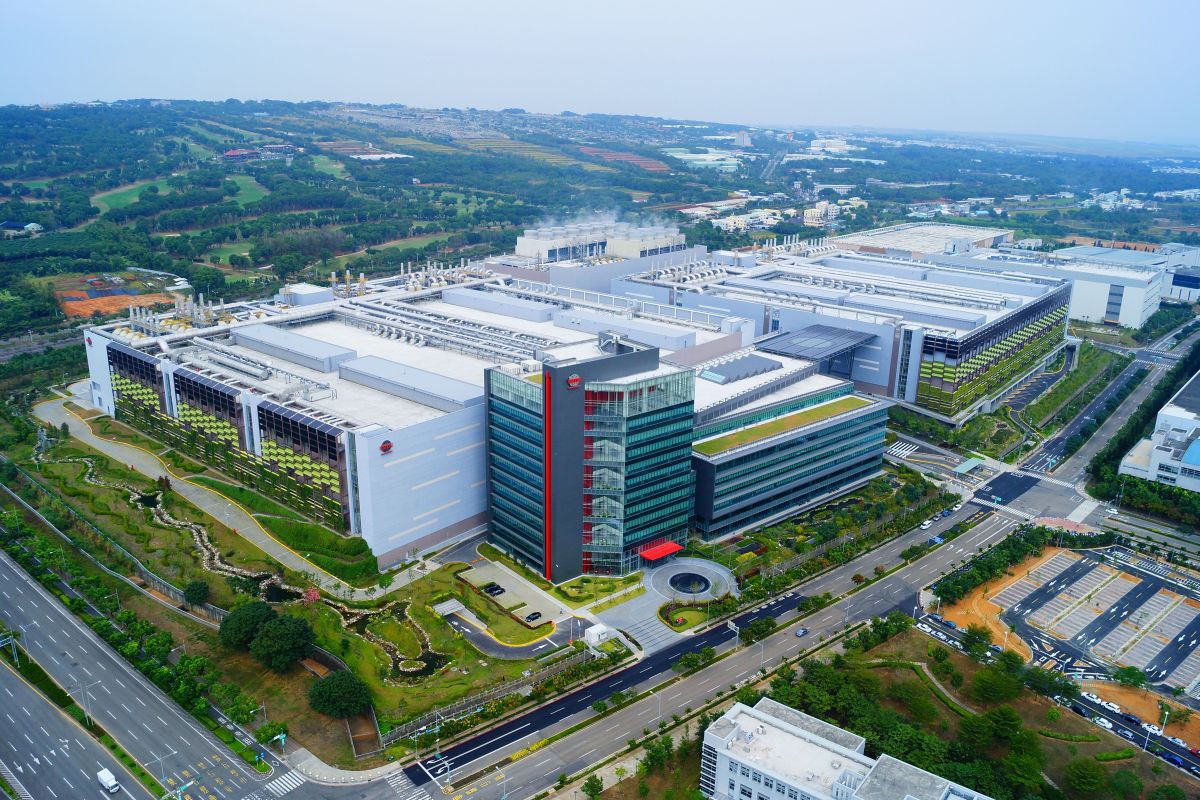 Завод по производству полупроводников на Тайване