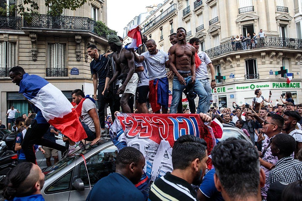 Бунт мигрантов в Париже
