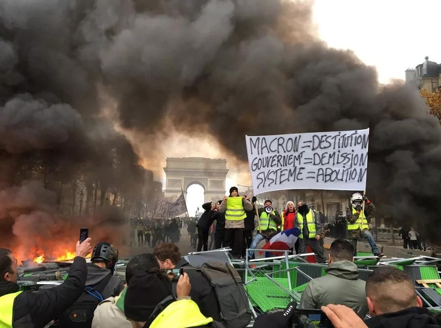 Массовые протесты во Франции
