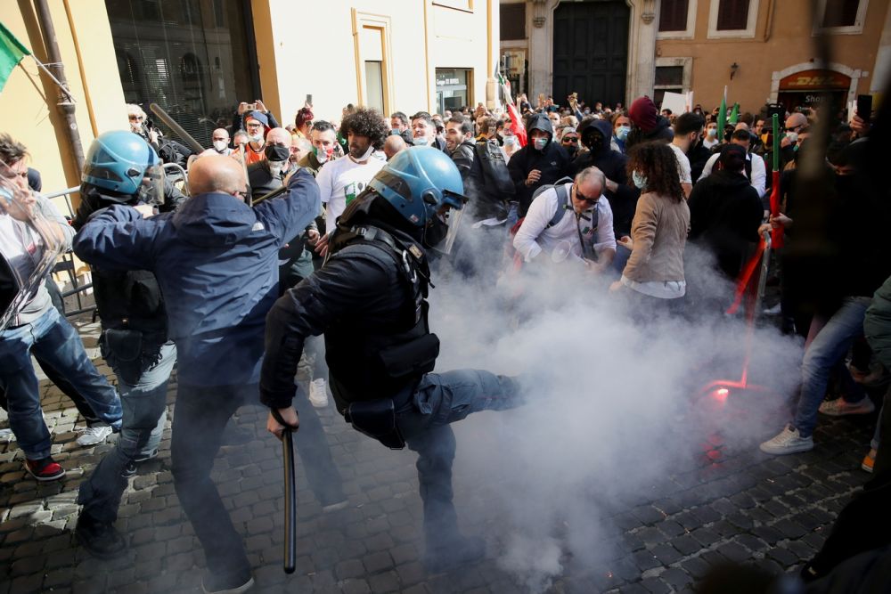 Массовые протестные акции в Риме