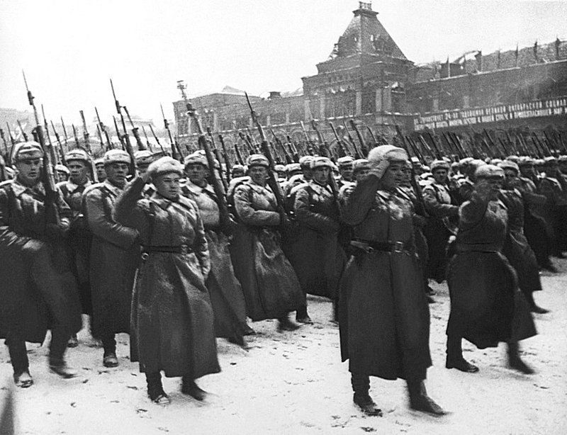 Военный парад 7 ноября 1941 года на Красной площади в Москве