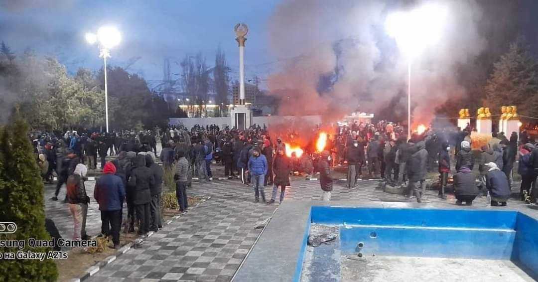 Митинги в Хороге не прекращались несколько дней