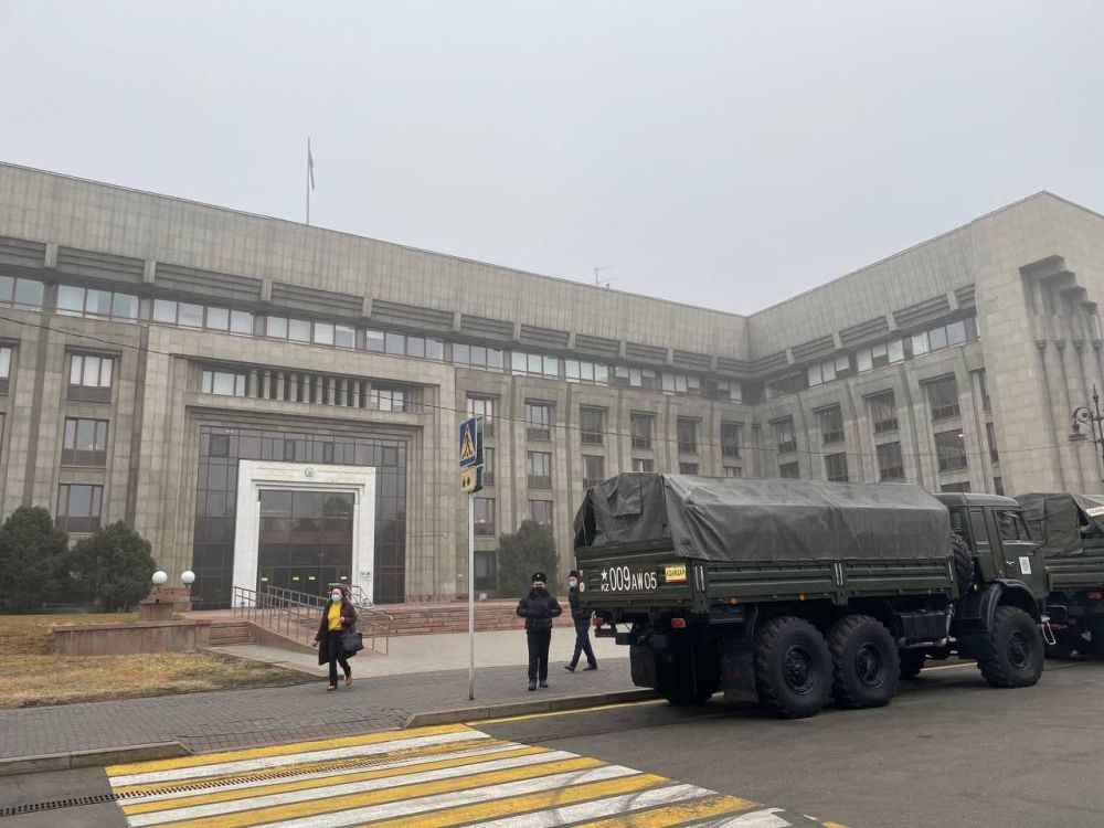 Военная техника в центре Алма-Аты, 19 января 2022 г.