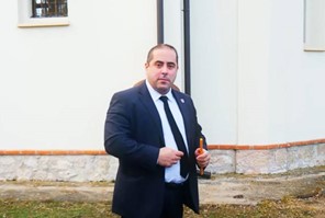Лидер партии «Сербская десница» Миша Вацич