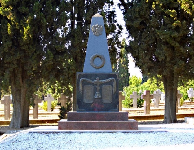 Монумент в честь погибших русских военных Македонского фронта на Союзном кладбище Зейтенлик (Салоники, Греция)