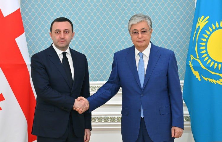 27 июля Токаев встречался с премьером Грузии Ираклием Гарибашвили