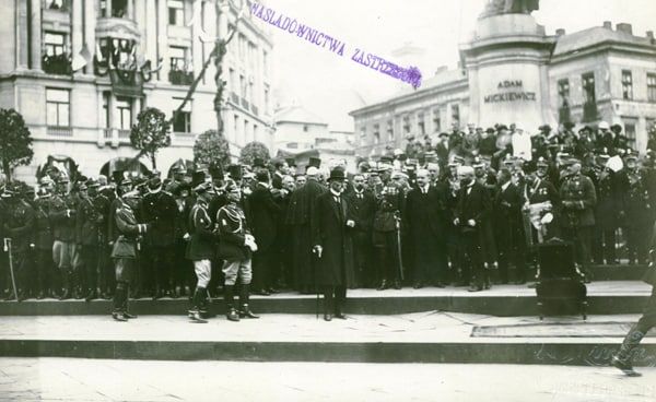 Президент Войцеховский за несколько минут до покушения