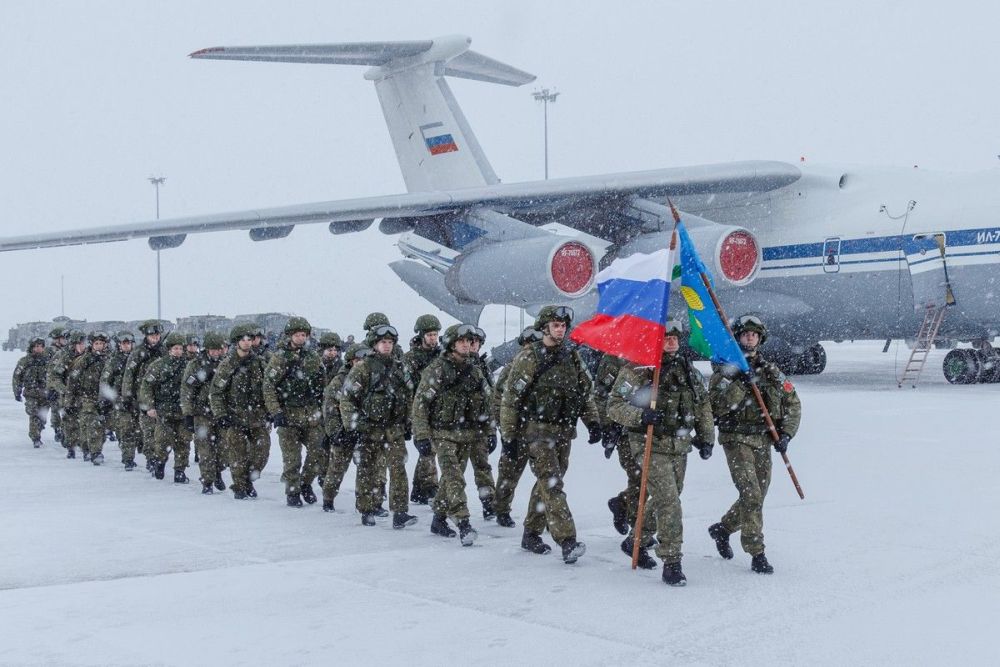 Российские десантники прибыли в Казахстан в составе миротворческого контингента. Январь 2022