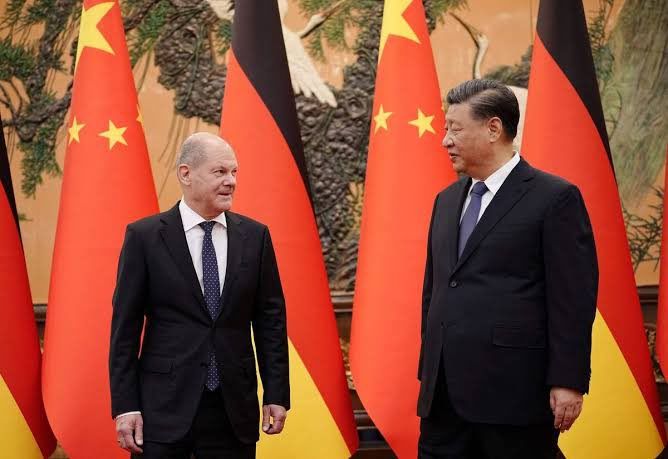 Шольц в Китае пытался минимизировать риски от брюссельской политики «снижения рисков»