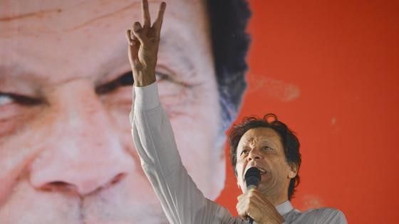 Отстраненный от власти и арестованный пакистанский политик Имран Хан