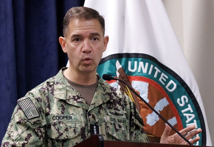 Командующий CENTCOM США адмирал Брэд Купер ищет куда бы приткнуться