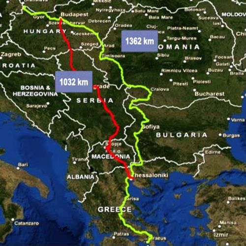 Первоначальный (зеленый) вариант ЕС пути Афины – Будапешт был на 340 км длиннее, но так и не начал строиться. Китайцы опередили (красный)