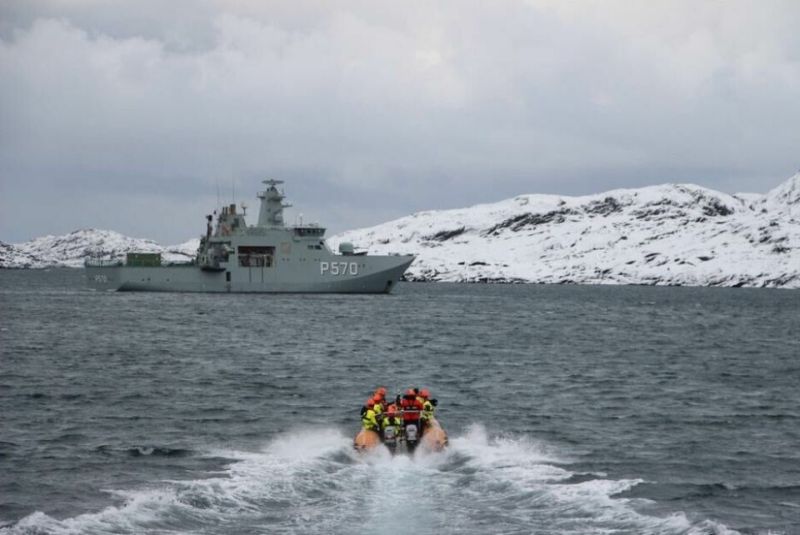 Датский патрульно-разведывательный корабль возле берегов Гренландии