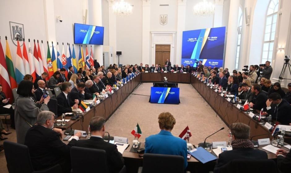 в Кишиневе на заседании Комитета министров Совета Европы было утверждено «расширенное соглашение о Руководящем комитете Специального трибунала», которое определяет административные и управленческие основы его работы, а также создает дополнительные механизмы для его поддержки.