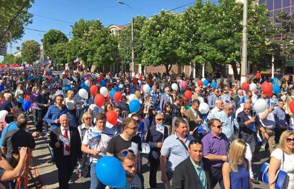 Первомайская демонстрация в Симферополе.