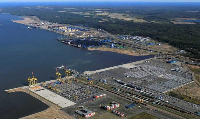Одним из проектов "Газпрома" станет сооружение на Балтийском море в районе Усть-Луги крупного по мировым меркам газоперерабатывающего завода, объединённого с газохимическим производством и интегрированного в систему газопровода «Северный поток – 2»...