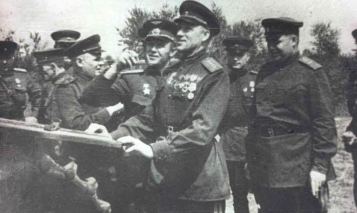 1943 — год коренного перелома, год решающих битв, изменивших ход Великой Отечественной войны и Второй мировой войны в целом. Это год Сталинградской битвы, битвы за Кавказ, Курской битвы, битвы за Днепр.