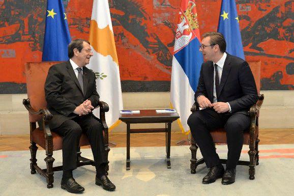 Власти Кипра уже 10 лет на саммитах ЕС поддерживают территориальную целостность Сербии. В Никосии понимают: если Косово признают независимым, турки-киприоты тут же напомнят о себе и потребуют отдельного государства.