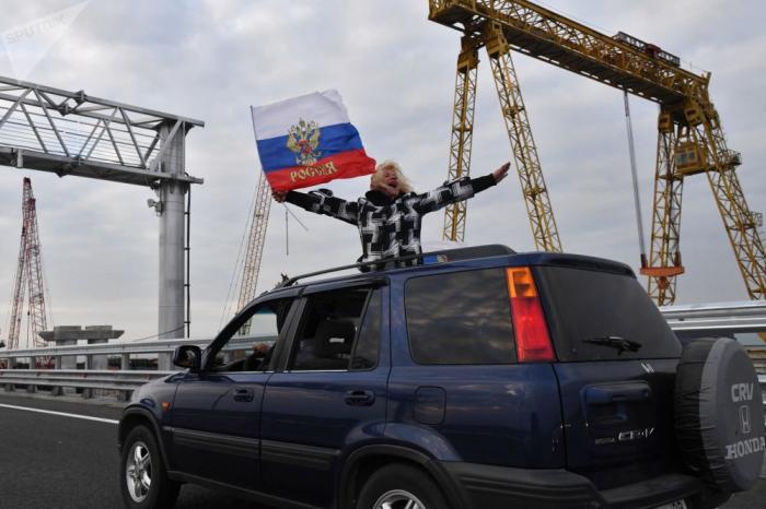 Крымский мост открыт для движения легкового транспорта
