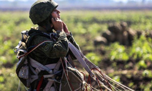 18 июня на военном полигоне «Раевский» под Новороссийском начались тактические учения «Славянское братство-2018», в которых принимают участие десантники из России, Белоруссии и Сербии.