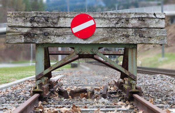 Украина намерена прекратить железнодорожное сообщение с РФ.
