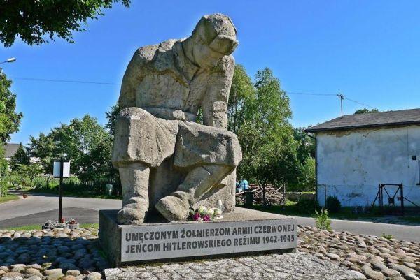 Памятник сожжённым красноармейцам в Стажински Двур.