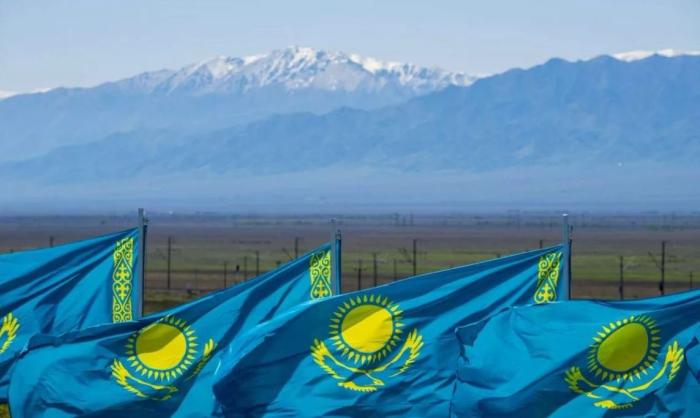 Кампания массовых переименований населённых пунктов ведёт лишь к отчуждению друг от друга двух крупнейших народов Казахстана. 