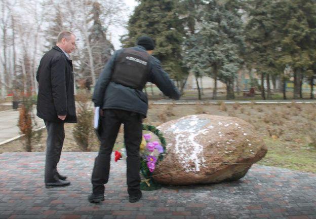 Памятник в Скадовске