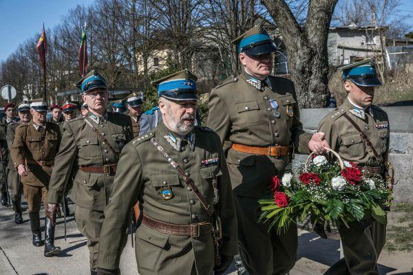 Реконструкторы истории из Польши торжественно отметили в Вильнюсе сто лет с момента захвата столицы Литвы поляками.