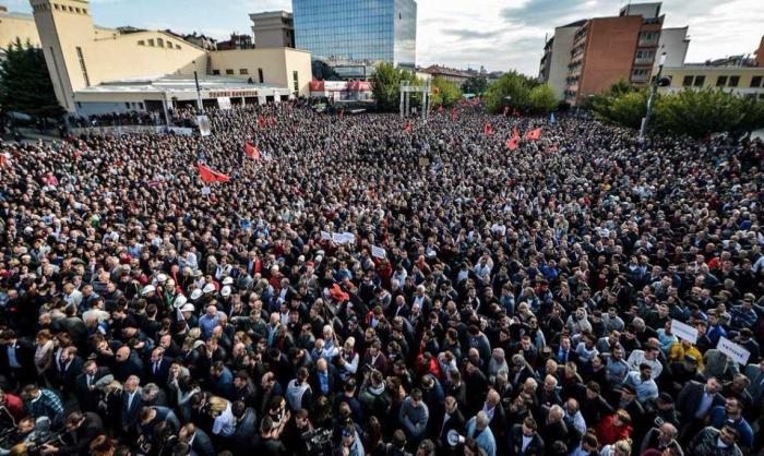 Предвыборный митинг косовских албанцев